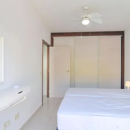 Modern In With Pool *